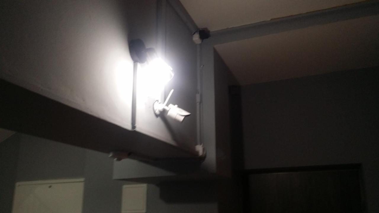 Apartament Venge -Cale Mieszkanie 46M2 Na Wylacznosc - Z Jedna Sypialnia I Jednym Sypialno-Salonem -3 Pietro Bez Windy- Rezerwacja Bez Karty Kredytowej-Klimatyzacja-Netflix-2 Lozeczka Dzieciece- Bezplatny Parking Publiczny Wrocław Buitenkant foto