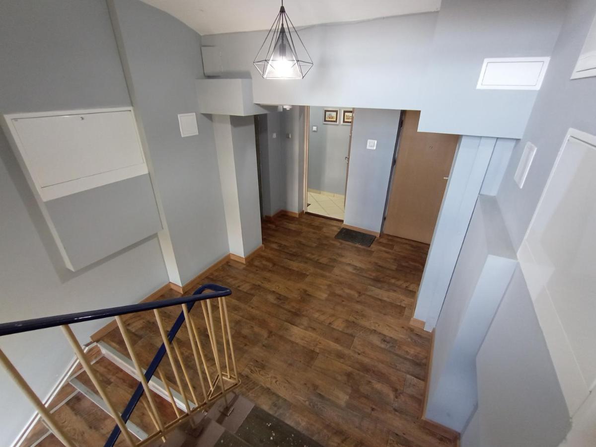 Apartament Venge -Cale Mieszkanie 46M2 Na Wylacznosc - Z Jedna Sypialnia I Jednym Sypialno-Salonem -3 Pietro Bez Windy- Rezerwacja Bez Karty Kredytowej-Klimatyzacja-Netflix-2 Lozeczka Dzieciece- Bezplatny Parking Publiczny Wrocław Buitenkant foto