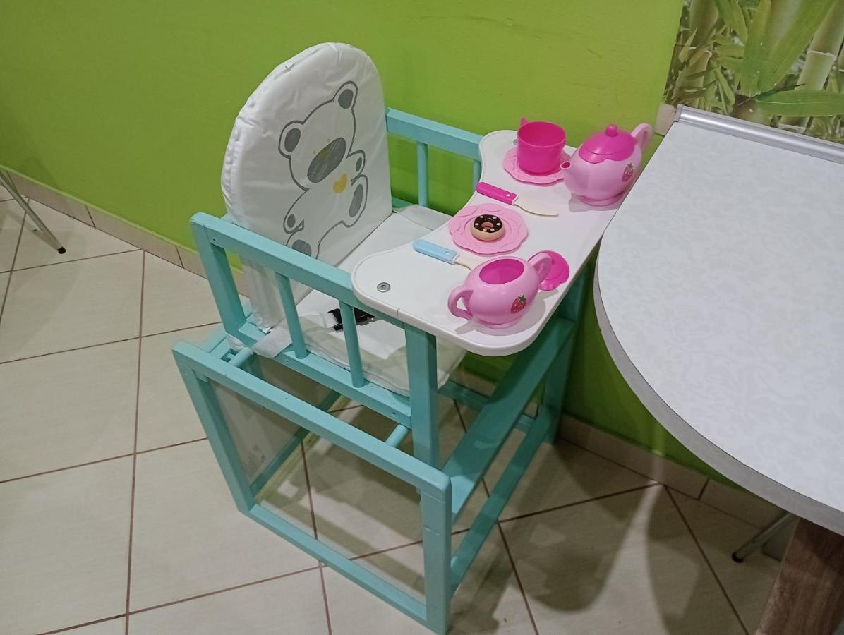 Apartament Venge -Cale Mieszkanie 46M2 Na Wylacznosc - Z Jedna Sypialnia I Jednym Sypialno-Salonem -3 Pietro Bez Windy- Rezerwacja Bez Karty Kredytowej-Klimatyzacja-Netflix-2 Lozeczka Dzieciece- Bezplatny Parking Publiczny Wrocław Buitenkant foto