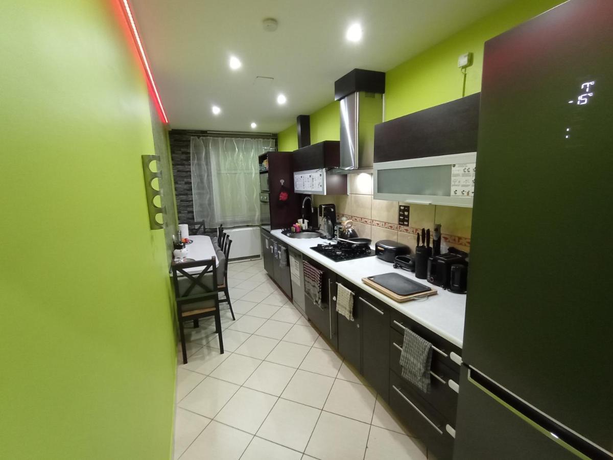 Apartament Venge -Cale Mieszkanie 46M2 Na Wylacznosc - Z Jedna Sypialnia I Jednym Sypialno-Salonem -3 Pietro Bez Windy- Rezerwacja Bez Karty Kredytowej-Klimatyzacja-Netflix-2 Lozeczka Dzieciece- Bezplatny Parking Publiczny Wrocław Buitenkant foto