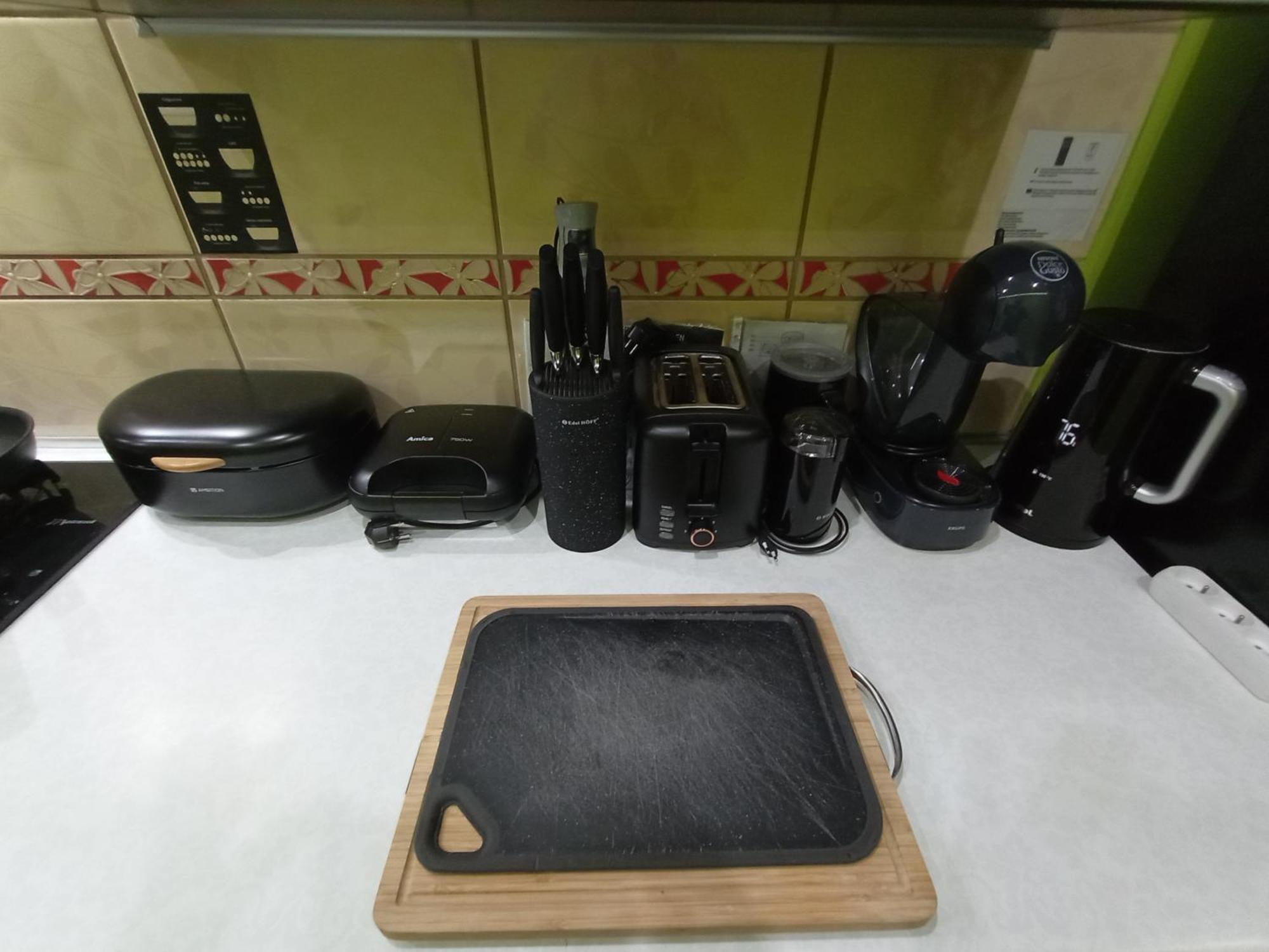 Apartament Venge -Cale Mieszkanie 46M2 Na Wylacznosc - Z Jedna Sypialnia I Jednym Sypialno-Salonem -3 Pietro Bez Windy- Rezerwacja Bez Karty Kredytowej-Klimatyzacja-Netflix-2 Lozeczka Dzieciece- Bezplatny Parking Publiczny Wrocław Buitenkant foto