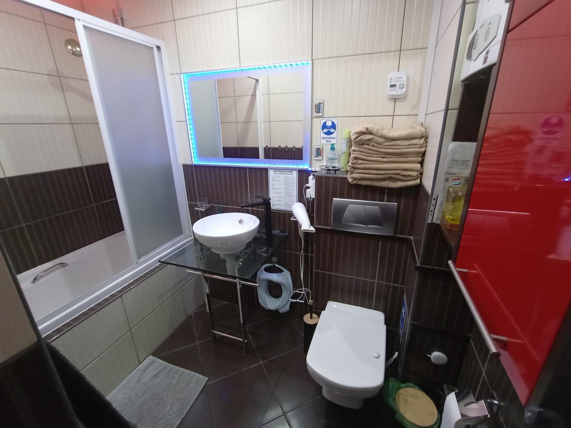 Apartament Venge -Cale Mieszkanie 46M2 Na Wylacznosc - Z Jedna Sypialnia I Jednym Sypialno-Salonem -3 Pietro Bez Windy- Rezerwacja Bez Karty Kredytowej-Klimatyzacja-Netflix-2 Lozeczka Dzieciece- Bezplatny Parking Publiczny Wrocław Buitenkant foto