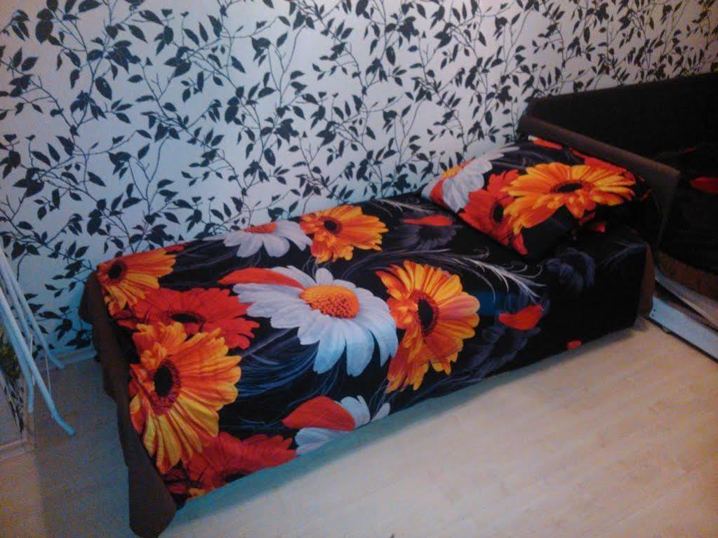 Apartament Venge -Cale Mieszkanie 46M2 Na Wylacznosc - Z Jedna Sypialnia I Jednym Sypialno-Salonem -3 Pietro Bez Windy- Rezerwacja Bez Karty Kredytowej-Klimatyzacja-Netflix-2 Lozeczka Dzieciece- Bezplatny Parking Publiczny Wrocław Buitenkant foto